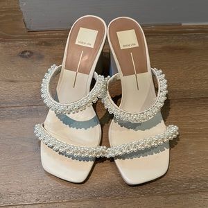 Dolce Vita Noel Heels in Vanilla Pearl sz 10